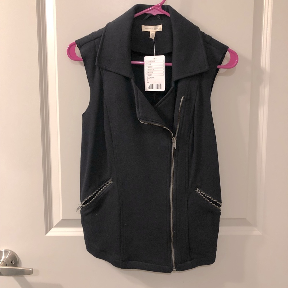 Urban Outfitters | Silence + noise | size s | black zip up vest